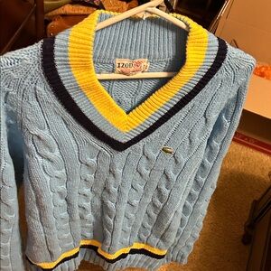 Izod Men’s Light Blue Cable-Knit V-Neck Sweater with Yellow Trim